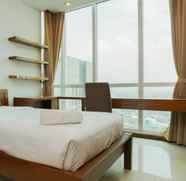 Kamar Tidur 5 Homey and Suite 3BR Kemang Village Apartment By Travelio