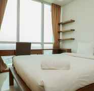 Bilik Tidur 4 Homey and Suite 3BR Kemang Village Apartment By Travelio