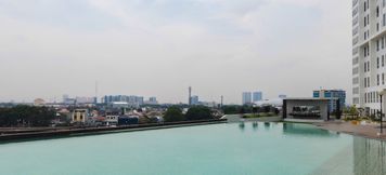 スイミングプール 2 Comfy with Town View Apartment Studio @ Patraland Urbano By Travelio