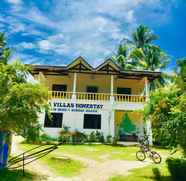 Luar Bangunan 2 Lavillas Homestay