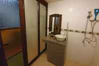 In-room Bathroom KATA THAI HOUSE