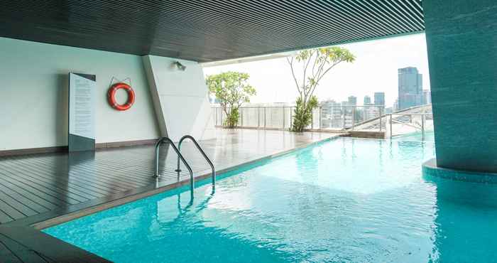 Swimming Pool Cozy 2BR with Private Lift Menteng Park By Travelio