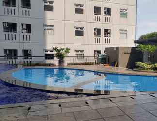 Kolam Renang 2 Simply Studio with City View at Green Pramuka Apartment By Travelio