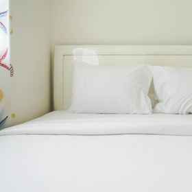 Bedroom 1 Comfy 2BR Apartment at Green Pramuka near Mall By Travelio, BCA KCP Balai Pustaka Hotels