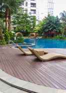 SWIMMING_POOL Nice and Modern 1BR Apartment The Mansion Kemayoran By Travelio