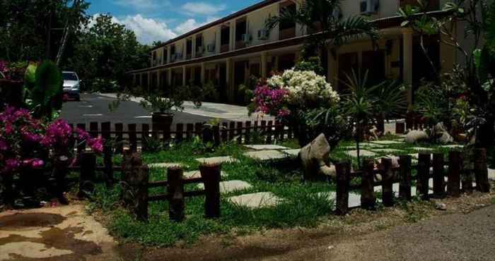 Luar Bangunan Putra Putri Lodge