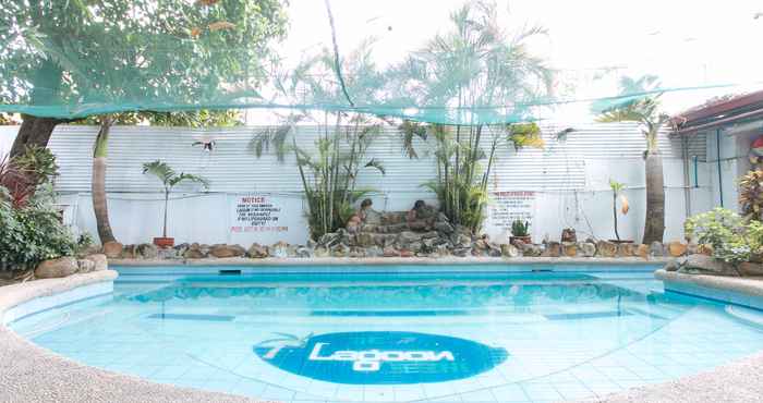 Swimming Pool RedDoorz Plus @ Lagoon Beach Resort Zambales