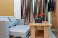 พื้นที่สาธารณะ Cozy 2BR Connected to Mall Apartment at Green Pramuka City By Travelio