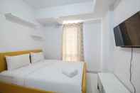 Bilik Tidur Simply Studio at Azalea Suites Cikarang Apartment By Travelio