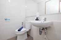 In-room Bathroom Homey 1BR with City View Green Bay Condominium Apartment By Travelio