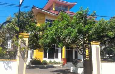 Bangunan 2 OYO 3529 Residence Jessy Syariah