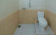 Toilet Kamar 3 OYO 3529 Residence Jessy Syariah