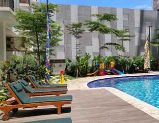 Swimming Pool 2 Comfortable Studio Room at Signature Park Grande By Travelio