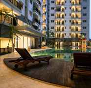 Kolam Renang 3 Comfortable Studio Room at Signature Park Grande By Travelio