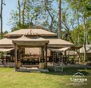 Restoran 4 Tiarasa Escapes Glamping Resort