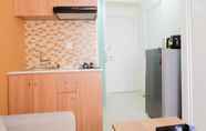 Kamar Tidur 5 Fully Furnished 2BR Green Pramuka Apartment By Travelio