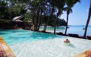 Kolam Renang 4 Salad Hut Resort