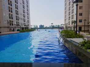 Kolam Renang 4 Tidy and Pleasant Studio at Ayodhya Residences Apartment By Travelio