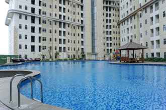 Kolam Renang 4 Comfy and Fully Furnished 1BR Apartment at Vittoria Residence By Travelio