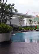 SWIMMING_POOL Good Studio Apartment with Direct Access to Shopping Mall at U Residence By Travelio