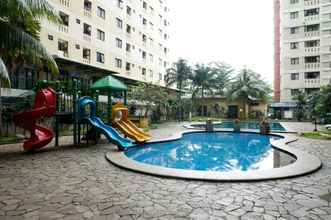 Kolam Renang 4 Simply and Homey Studio Apartment at Kebagusan City By Travelio