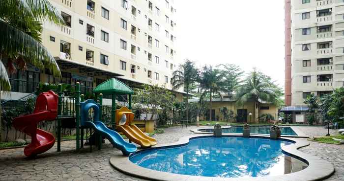 Swimming Pool Simply and Homey Studio Apartment at Kebagusan City By Travelio