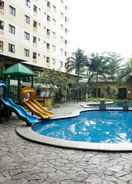 SWIMMING_POOL Simply and Homey Studio Apartment at Kebagusan City By Travelio