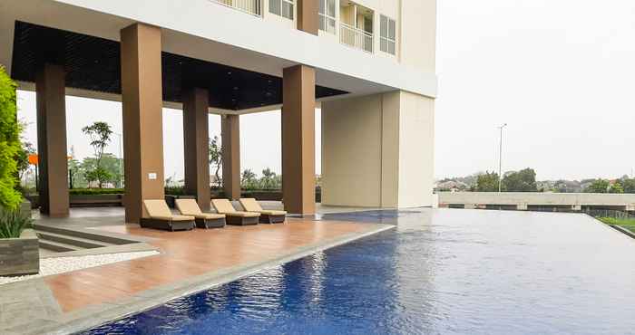 Swimming Pool Homey and Beautiful Studio @ Silk Town Apartment By Travelio