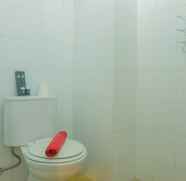 Toilet Kamar 3 New Studio Apartment at Gunung Putri Square By Travelio