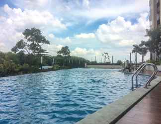 Swimming Pool 2 Modern Studio Apartment at The Oasis Cikarang By Travelio