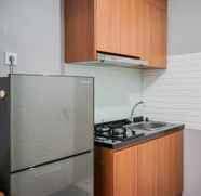 Phòng ngủ 5 Warm Studio Apartment at Bintaro Plaza Residence By Travelio