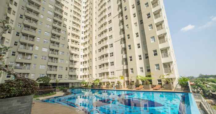 Kolam Renang Trendy 1BR near UNPAR at Parahyangan Residence By Travelio