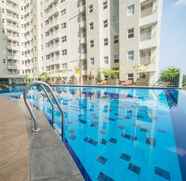 Kolam Renang 2 Trendy 1BR near UNPAR at Parahyangan Residence By Travelio