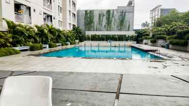 Kolam Renang 4 Well Appointed 2BR at Bintaro Park View Apartment By Travelio