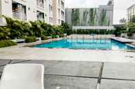 Kolam Renang Well Appointed 2BR at Bintaro Park View Apartment By Travelio