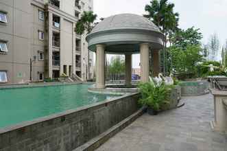 Kolam Renang 4 Modern 3BR Grand Palace Kemayoran Apartment By Travelio