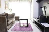 Lobi 2BR Spacious & Comfy at Galeri Ciumbuleuit Apartment By Travelio