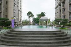 Swimming Pool Luxury Design 3BR Apartment Grand Palace Kemayoran By Travelio