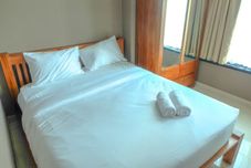 臥室 Near Pondok Indah Mall 2BR Hampton's Park Apartment By Travelio