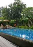 SWIMMING_POOL 2BR Good Place Veranda Residence at Puri By Travelio