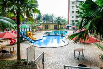 Kolam Renang 4 Studio Room Wonderful at Kebagusan City Apartment By Travelio