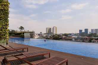 Swimming Pool 4 Studio room Cozy and Functional at Apartment Springwood Residence By Travelio