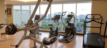 Fitness Center 3 Comfy Studio Apartment at Menteng Park By Travelio