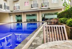 수영장 6 Great Location Studio Sunter Park View Apartment By Travelio