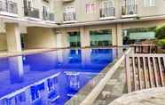 Swimming Pool 6 Great Location Studio Sunter Park View Apartment By Travelio