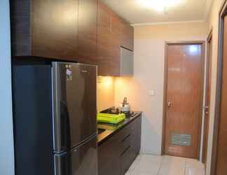 ห้องนอน 2 2BR Great Location Maple Park Apartment By Travelio