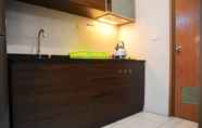Phòng ngủ 2 2BR Great Location Maple Park Apartment By Travelio