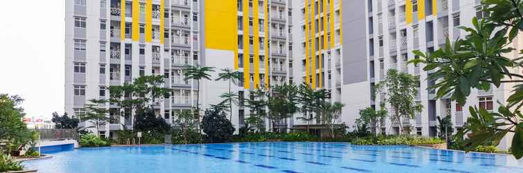 Lobby 2BR Clean Apartment at Springlake Summarecon By Travelio