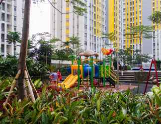 Common Space 2 2BR Clean Apartment at Springlake Summarecon By Travelio