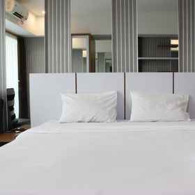 Studio Bright Apartment at Tamansari La Grande By Travelio1 , 飯店Click Square